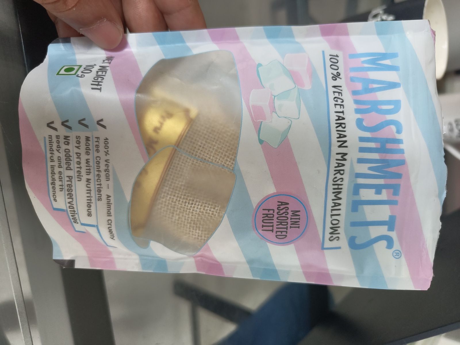 100% VEGETARIAN MINI MARSHMALLOWS-এর প্যাক